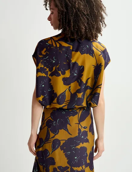 Bronzen zijden top met bloemenprint