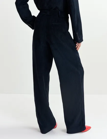 Pantaloni in velluto a coste blu navy con gamba affusolata