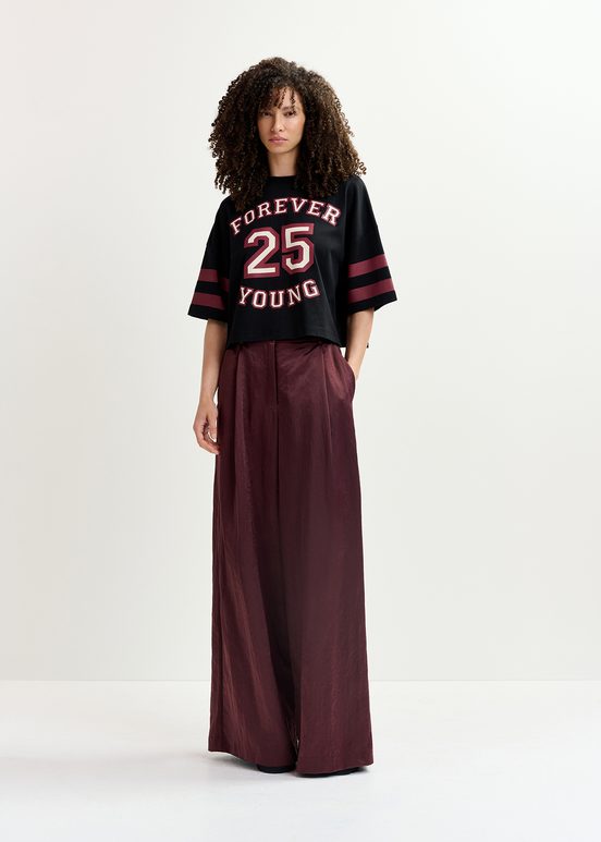 Black organic cotton cropped T-shirt with "25"-print