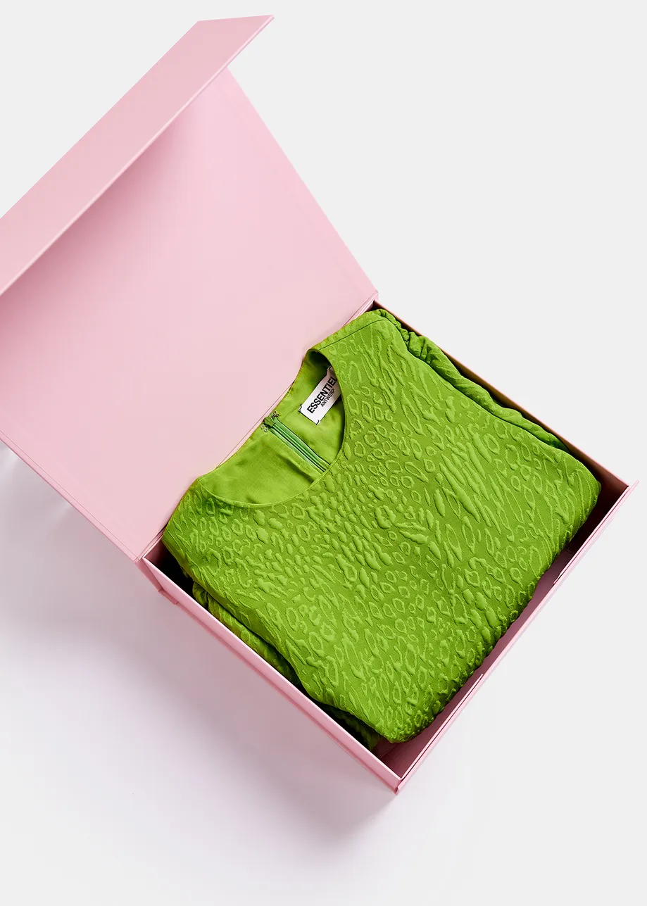 Pink luxurious and reusable FSC-certified gift box - Size M