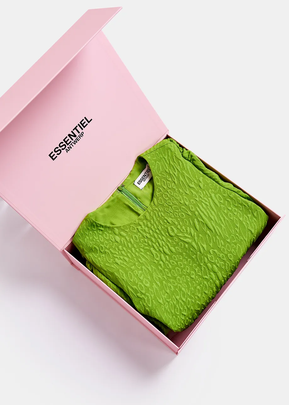 Pink luxurious and reusable FSC-certified gift box - Size M