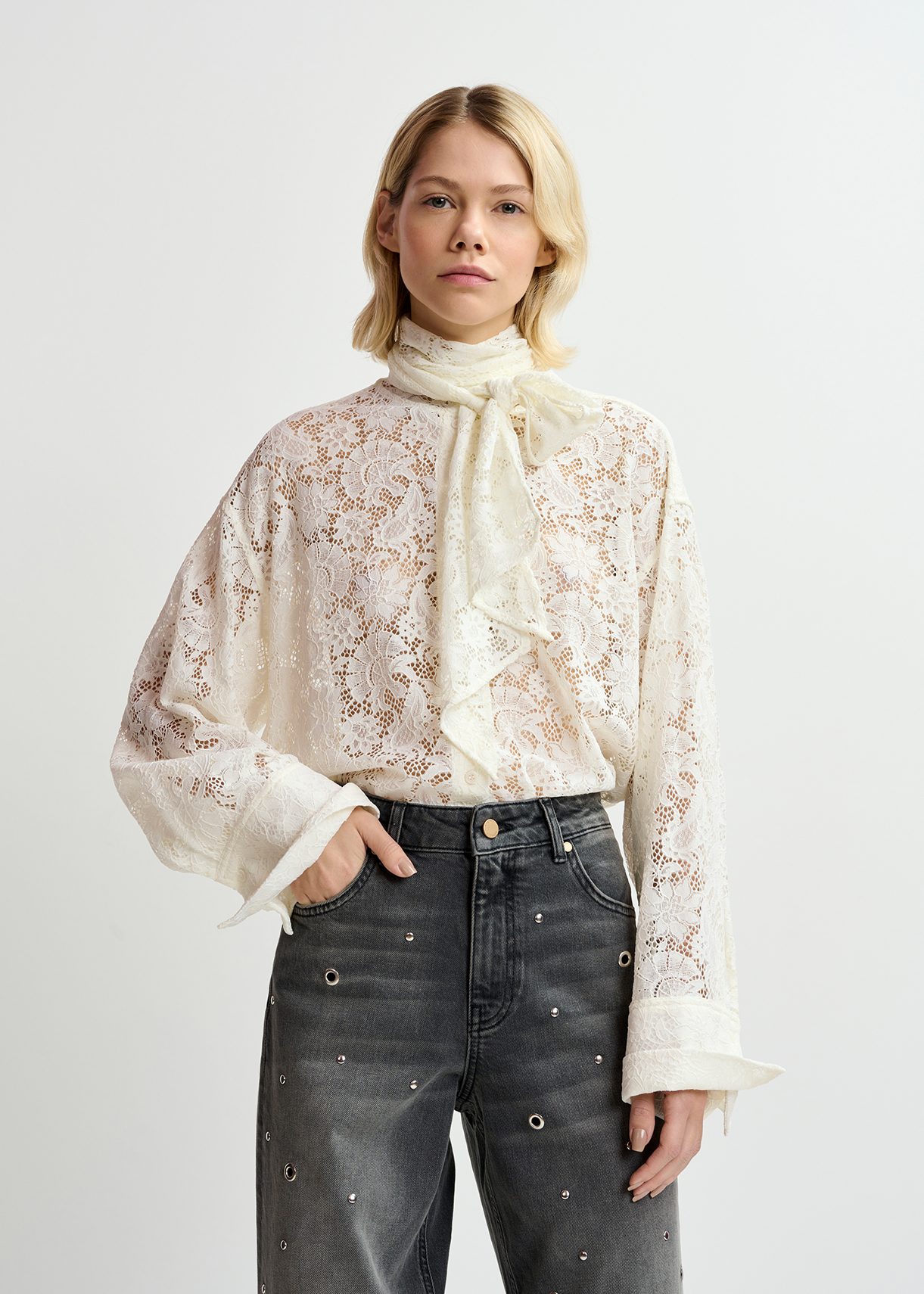Off-white lace shirt with pussy bow | Essentiel Antwerp Italy