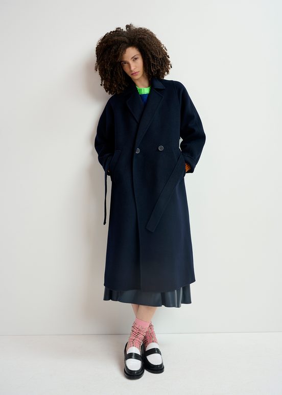 Manteau en laine bleu marine avec ceinture