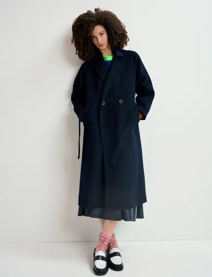 Manteau en laine bleu marine avec ceinture