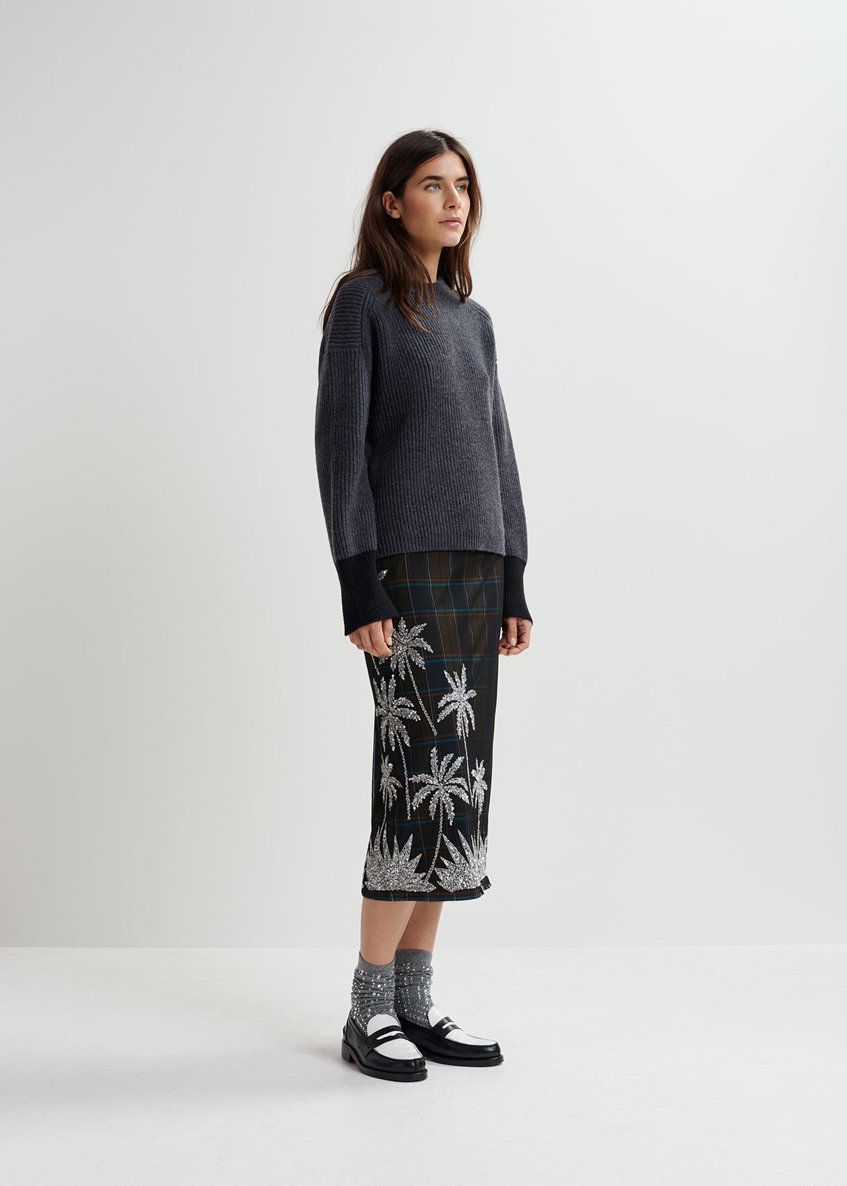 Dark grey knit sweater with contrasting cuffs | Essentiel Antwerp