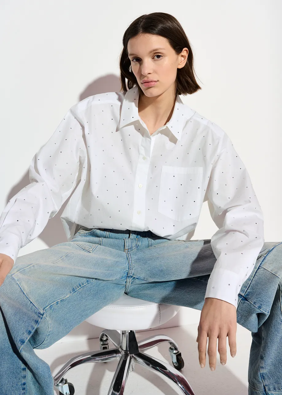 Camisa de algodón adornada con strass, blanco roto