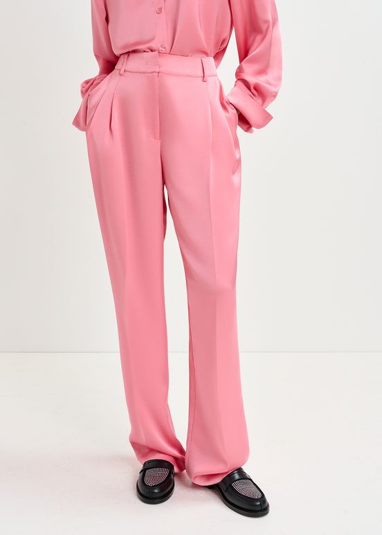 Pantaloni di raso rosa con gamba affusolata