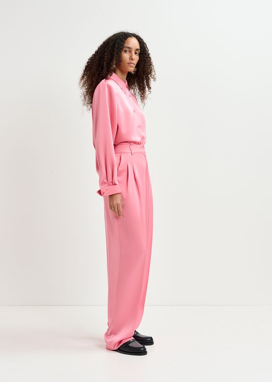 Pantalon fuselé en satin rose