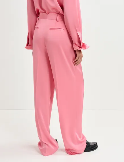 Pantalon fuselé en satin rose