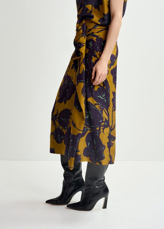 Bronzen gedrapeerde zijden midirok met bloemenprint