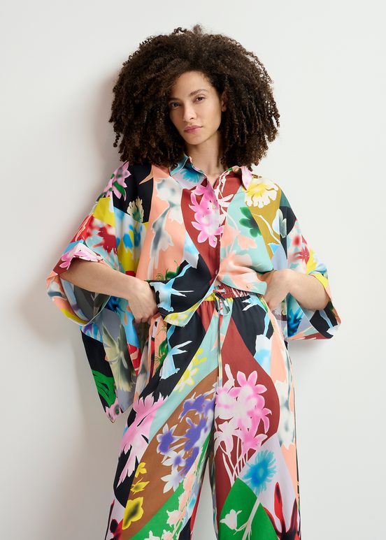 Camicia oversize multicolore con stampa floreale 