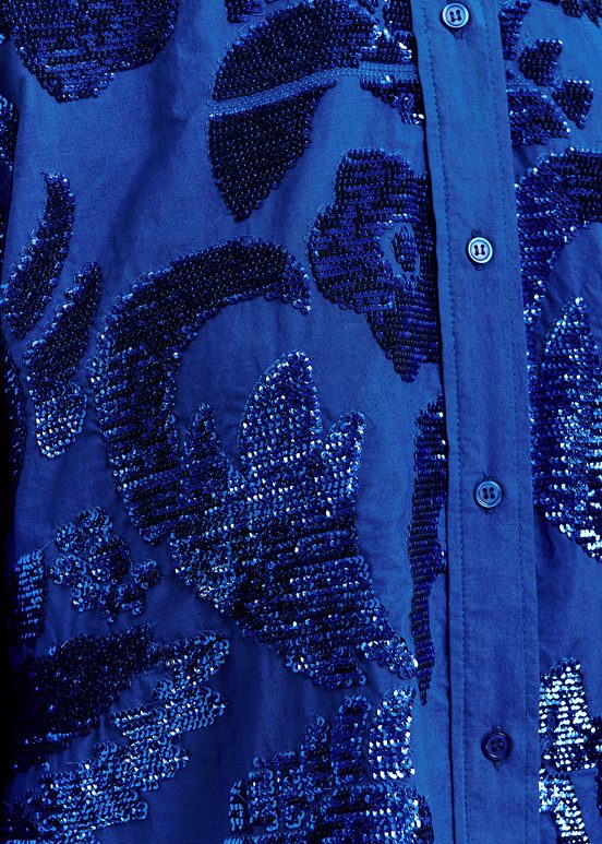 Camicia in cotone blu scuro decorata con paillettes