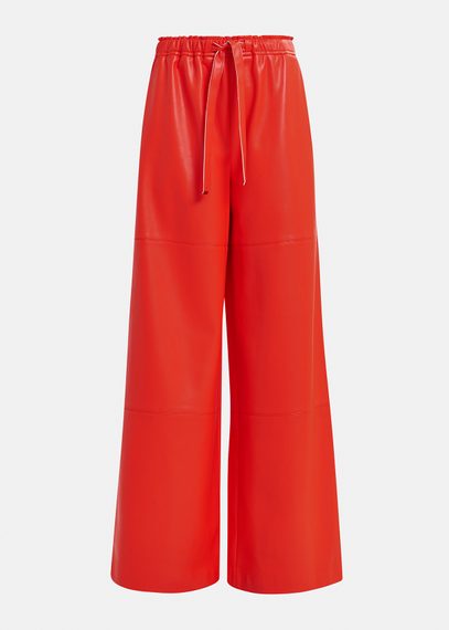 Rote Kunstleder-Hose mit weitem Bein