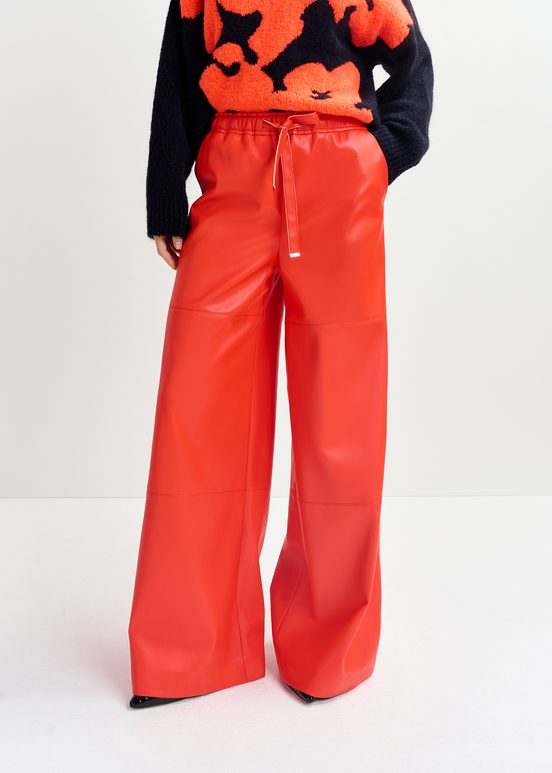 Pantalon large en faux cuir rouge