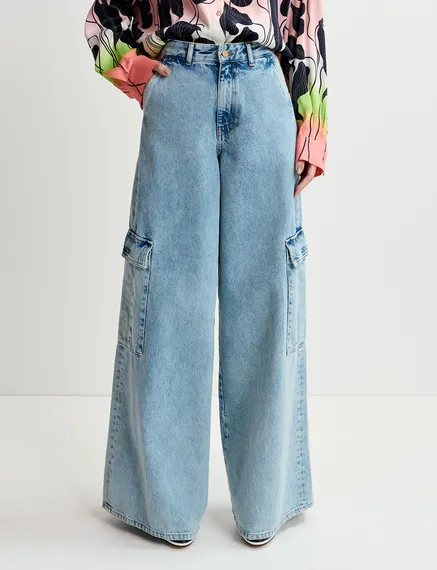 Blaue Cargo Jeans mit weitem Bein