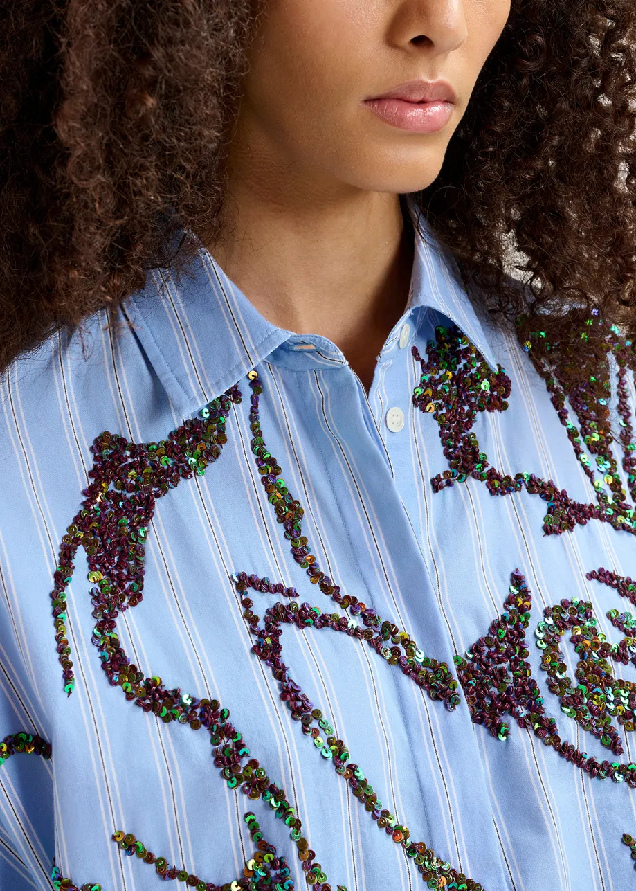 Camicia in cotone a righe bianche e blu con ricami di paillettes