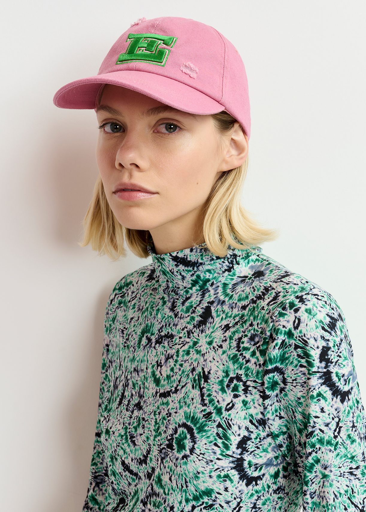 Casquette rose à broderie