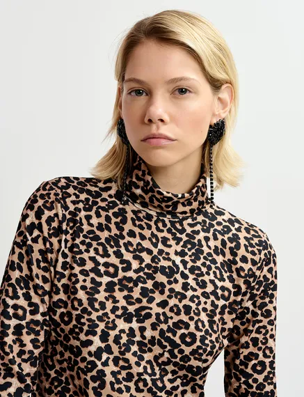 Top a collo alto marrone con stampa leopardata