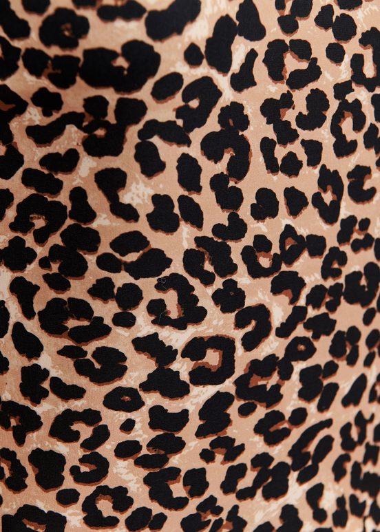 Top de cuello alto con estampado de leopardo, marrón