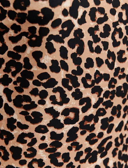 Top a collo alto marrone con stampa leopardata