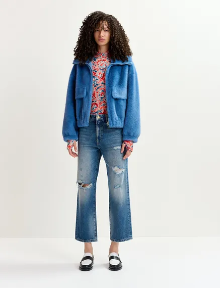 Rode en blauwe rolkraagtop met tie-dye-print