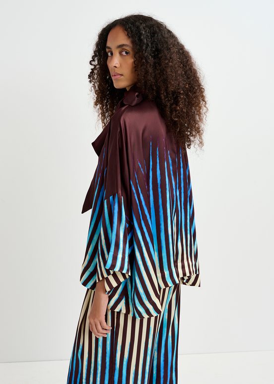 Bruine, blauwe en ecru oversized top met strikkraag