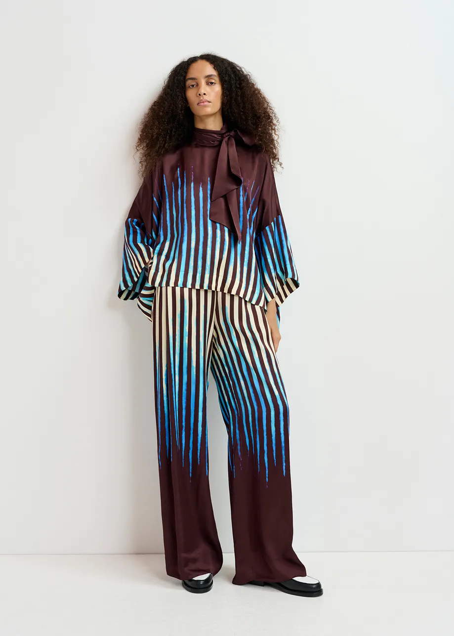 Bruine, blauwe en ecru oversized top met strikkraag