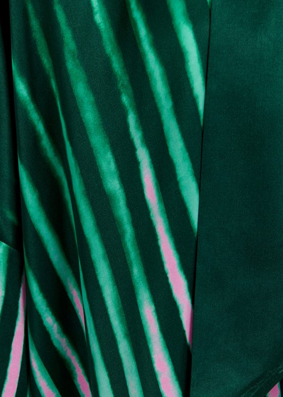 Donkergroene, groene en roze oversized top met strikkraag