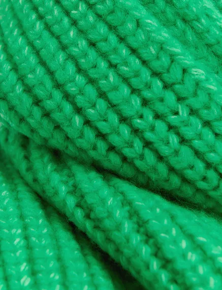 Green rib-knitted scarf