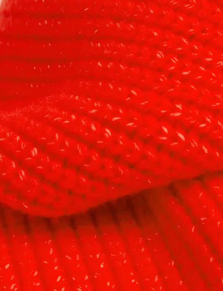 Écharpe rouge en tricot côtelé