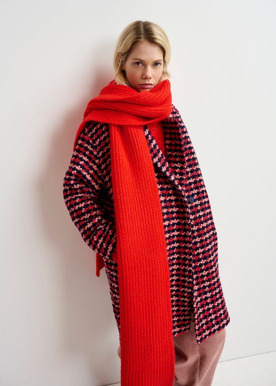 Red rib-knitted scarf