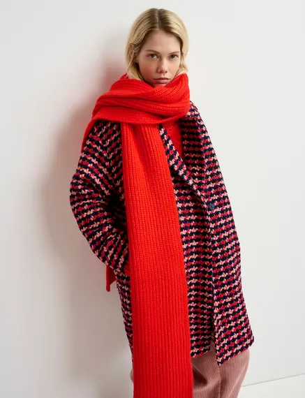 Red rib-knitted scarf