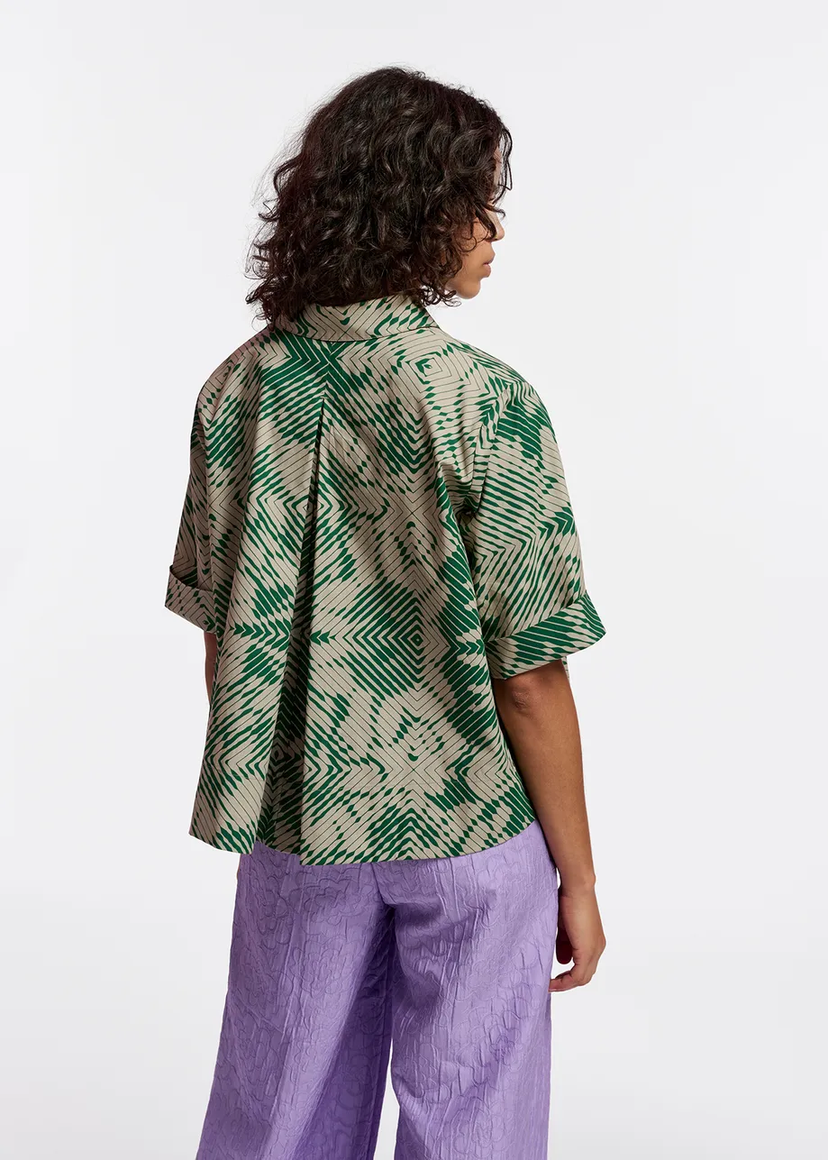 Camisa abotonada con estampado geométrico, beis y verde oscuro