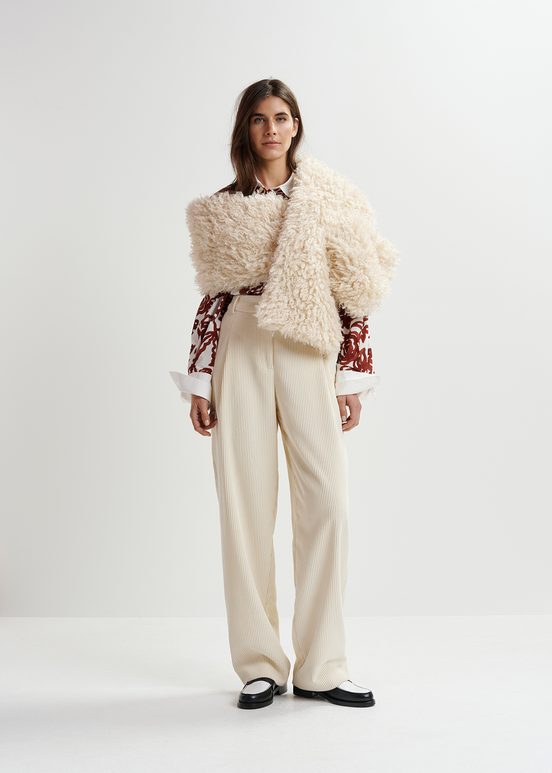 Ecru sjaal in faux shearling