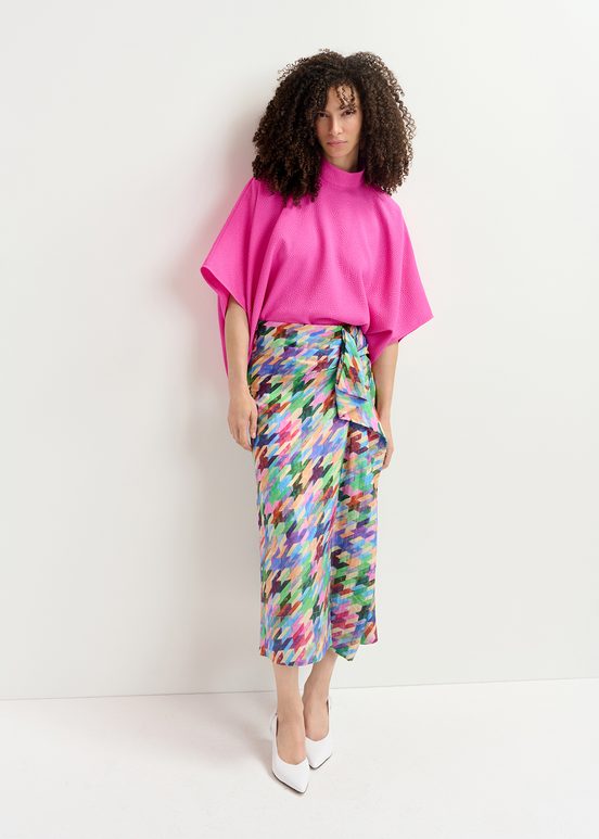 Top oversize fucsia con colletto rialzato