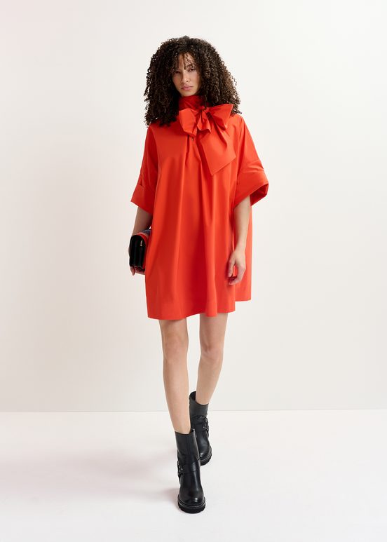 Mini-robe lavallière rouge