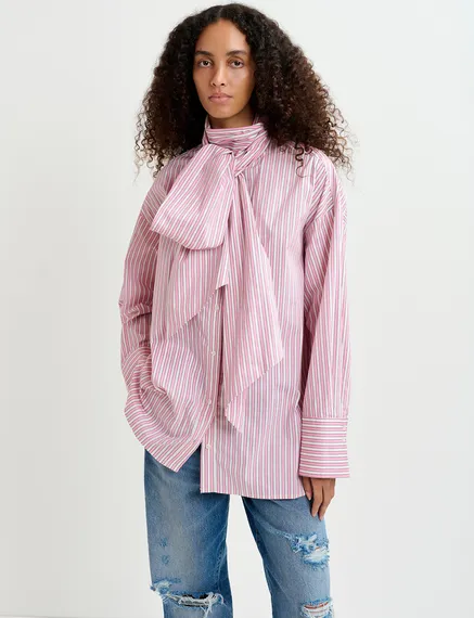 Camicia in cotone a righe bianche e rosa con fiocco a cravatta