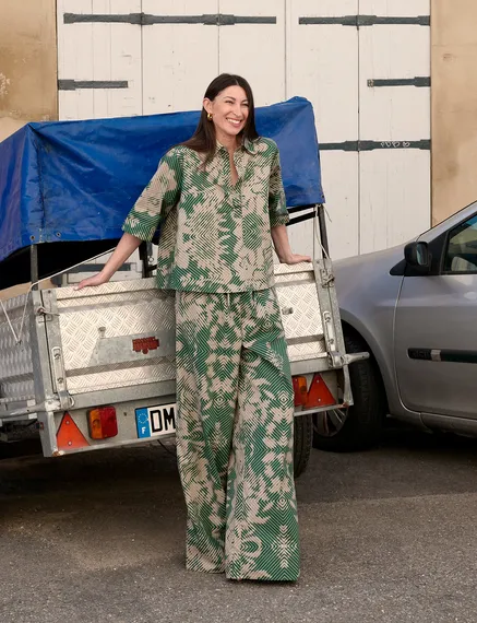 Pantalones anchos con estampado geométrico, beis y verde oscuro