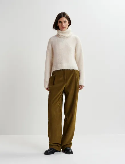 Ecru turtleneck knit sweater