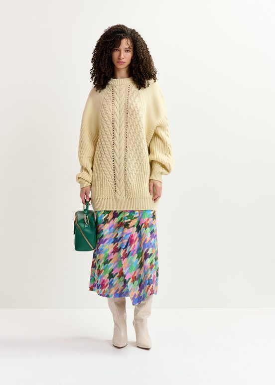 Ecrufarbener Oversized Strickpullover mit Zopfmuster