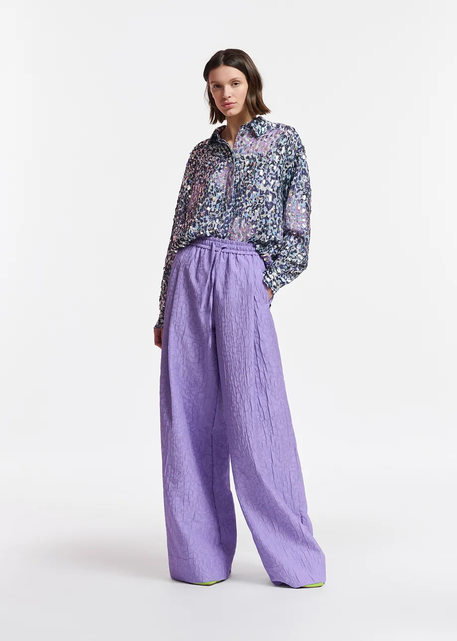 Chemise léopard blanc cassé, lilas et violette à paillettes