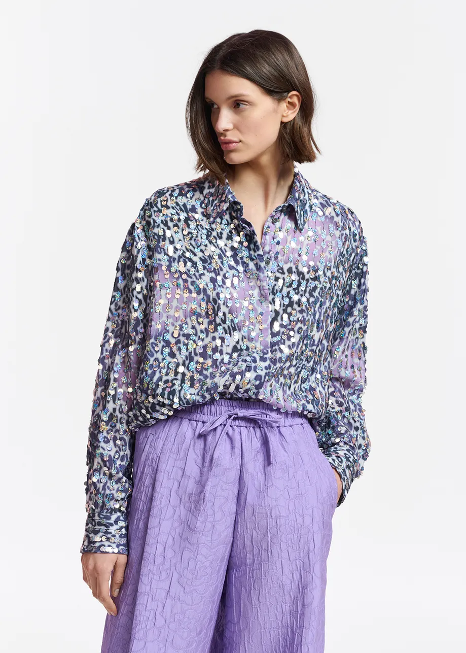 Chemise léopard blanc cassé, lilas et violette à paillettes