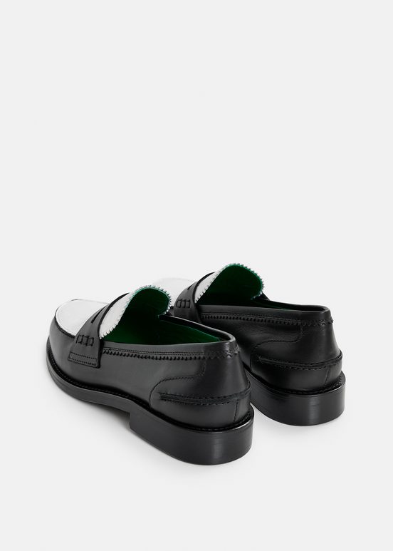 Schwarze und weiße Leder-Loafer