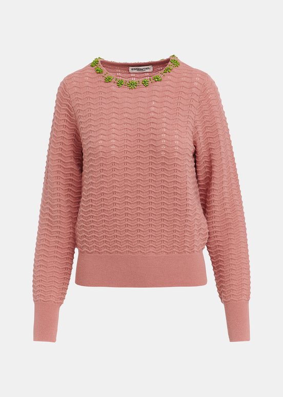 Pull vieux rose avec ornements à l'encolure