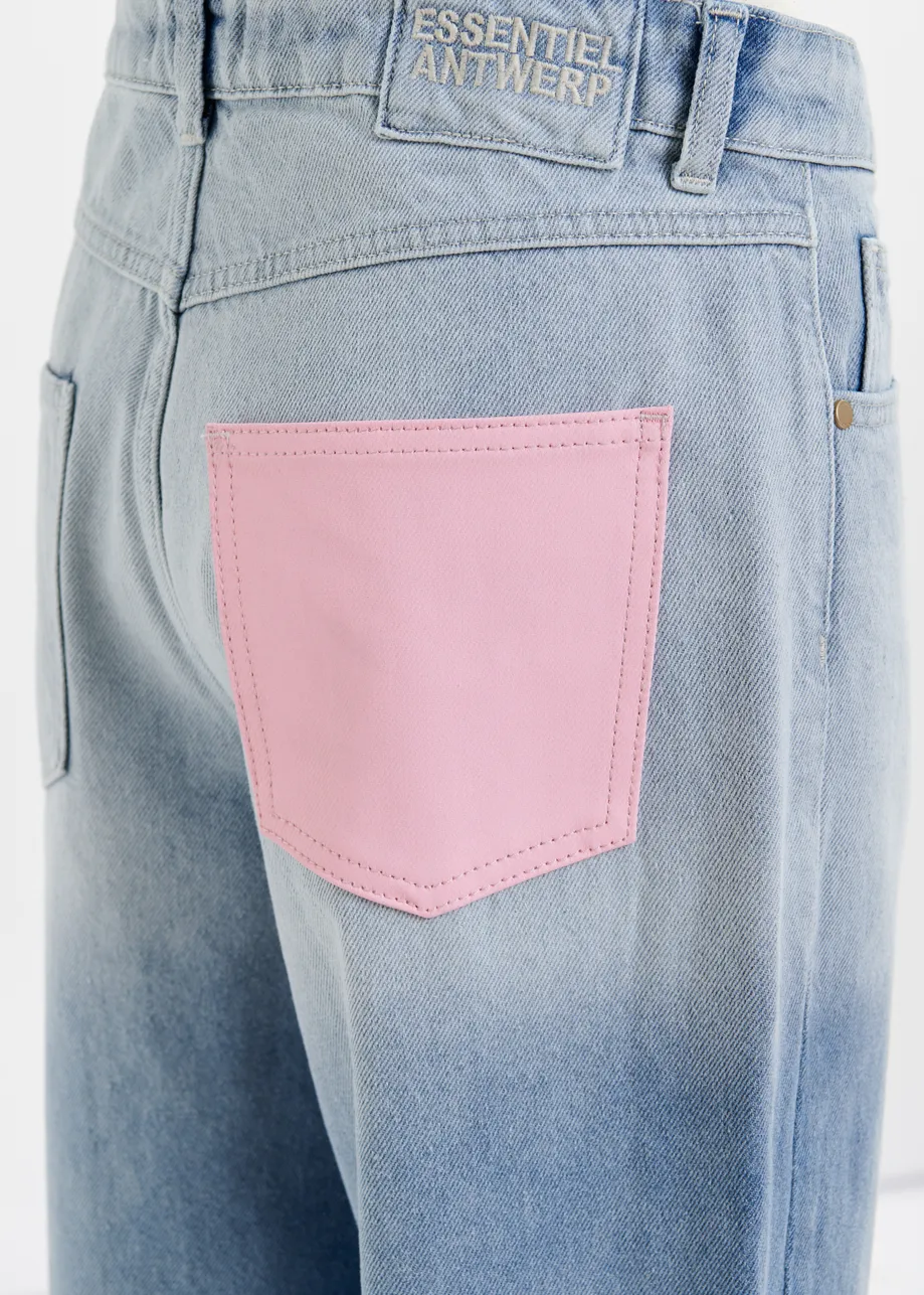 Blue boyfriend jeans with folded cuffs and tie-dye effect