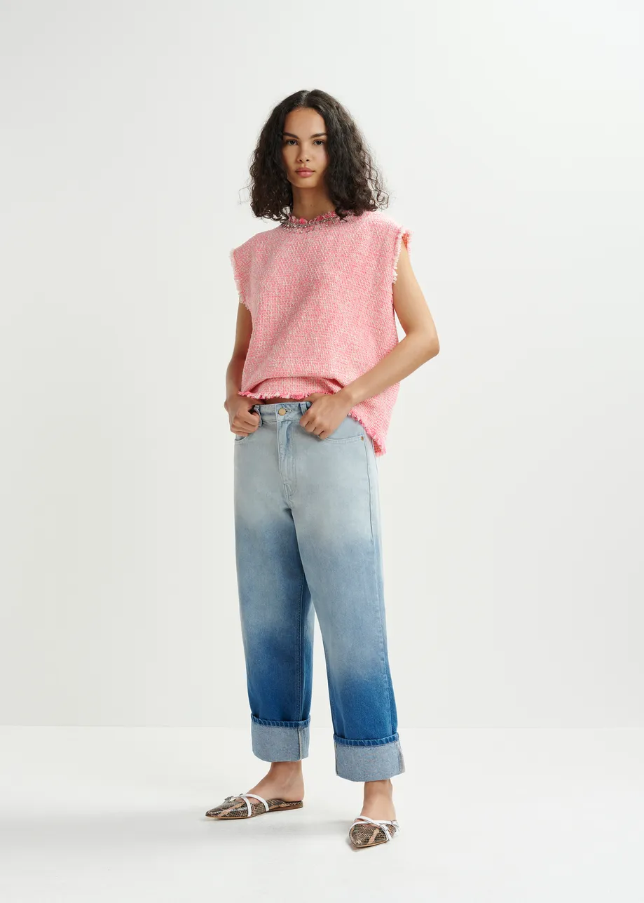 Blue boyfriend jeans with folded cuffs and tie-dye effect