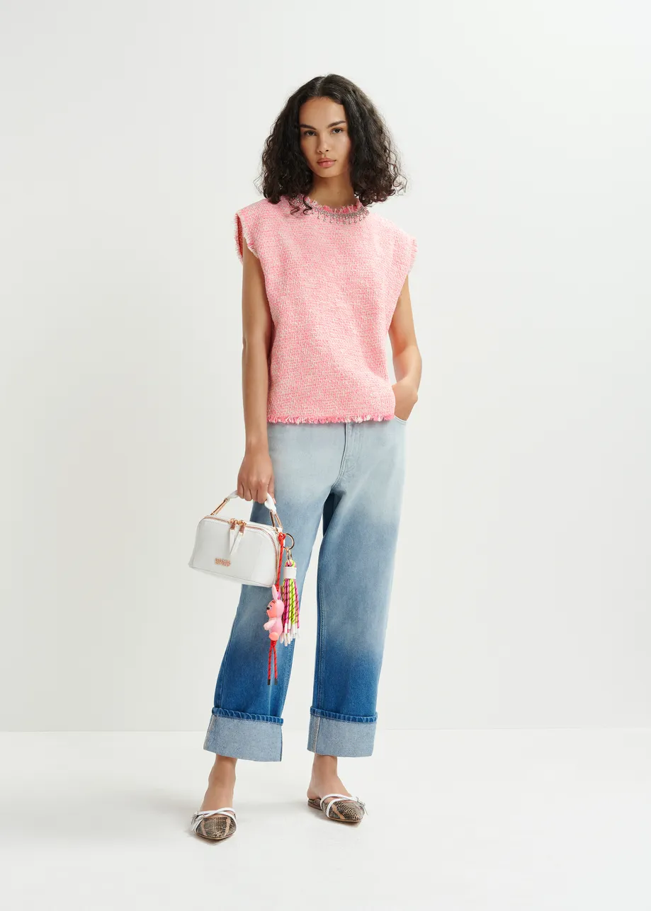 Blue boyfriend jeans with folded cuffs and tie-dye effect