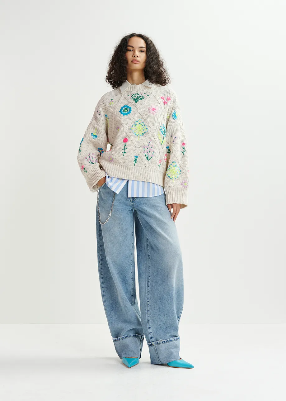 Off-white rib-knitted sweater with flower embroidery