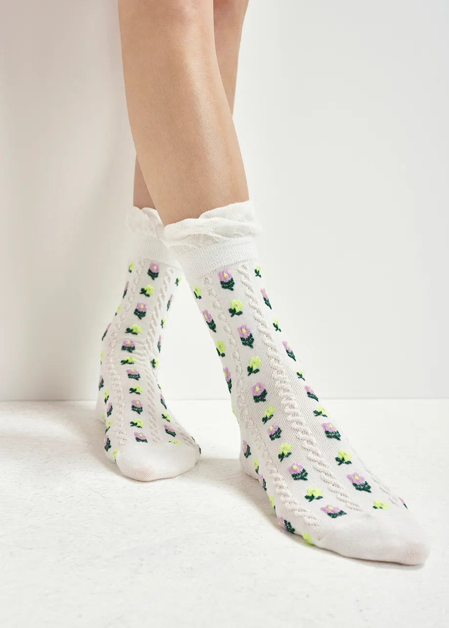 Calcetines de punto jacquard floral con ribete de volantes, blanco roto