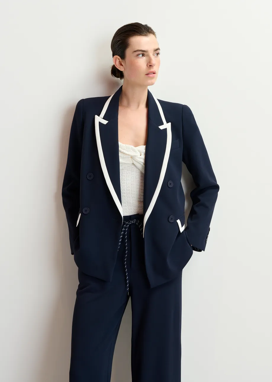 Blazer doppiopetto blu scuro e bianco con finiture a contrasto